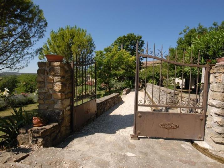 Domaine De Cousignac Bed and Breakfast Bourg-Saint-Andéol Exteriör bild